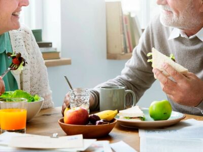 Conheça a fruta que pode reduzir suas chances de ter demência se consumida diariamente