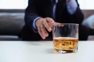 Como fazer as pessoas beberem menos álcool, segundo o The George Institute for Global Health