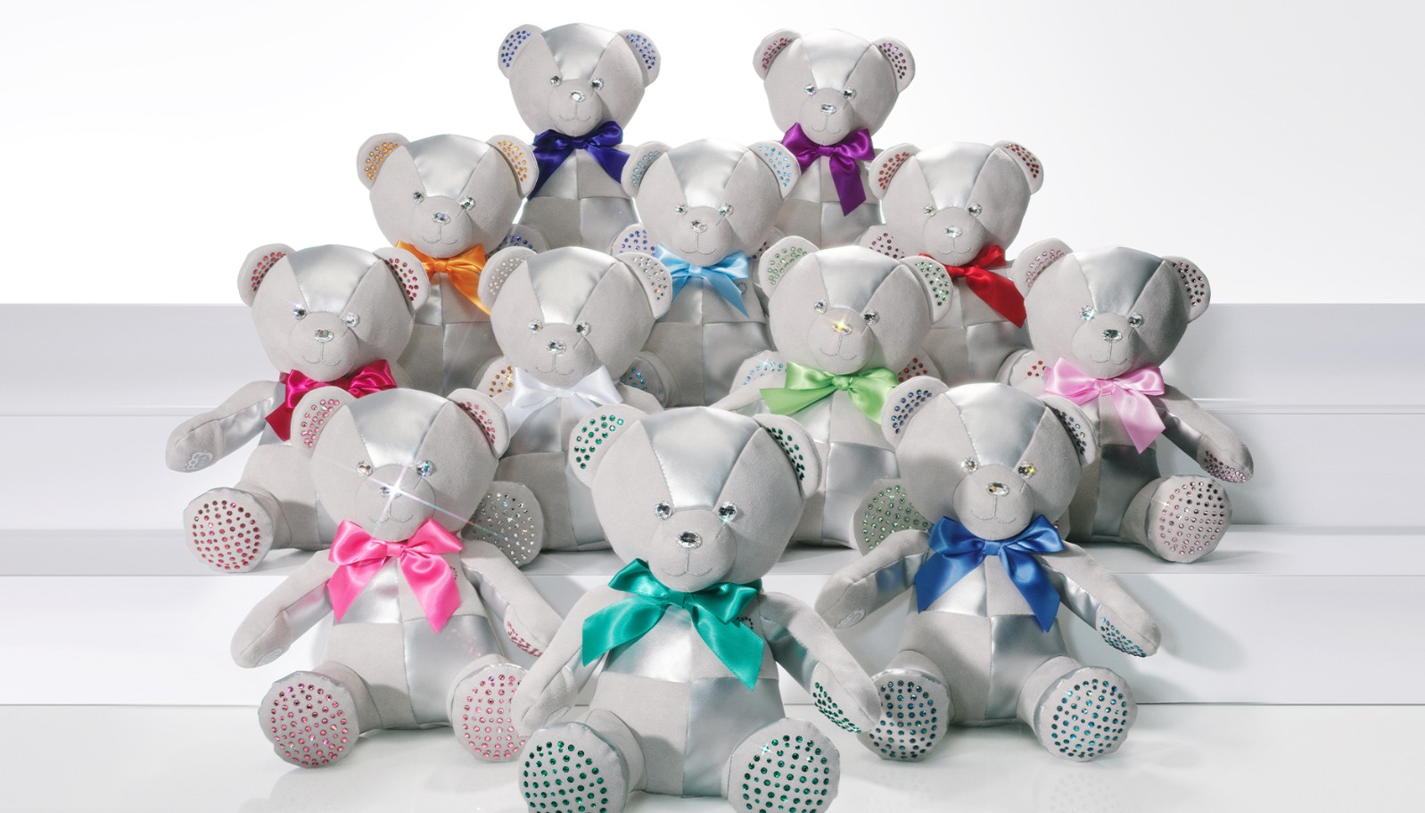 BUILD-A-BEAR para Swarovski Creators Lab retorna com lançamento global dos ursos de pedra do signo para o natal de 2024