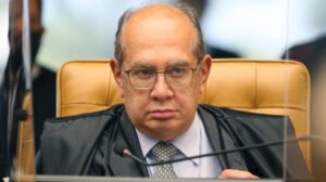 Crusoé: urgência das PECs de contenção do STF aumenta com juízes sem freios