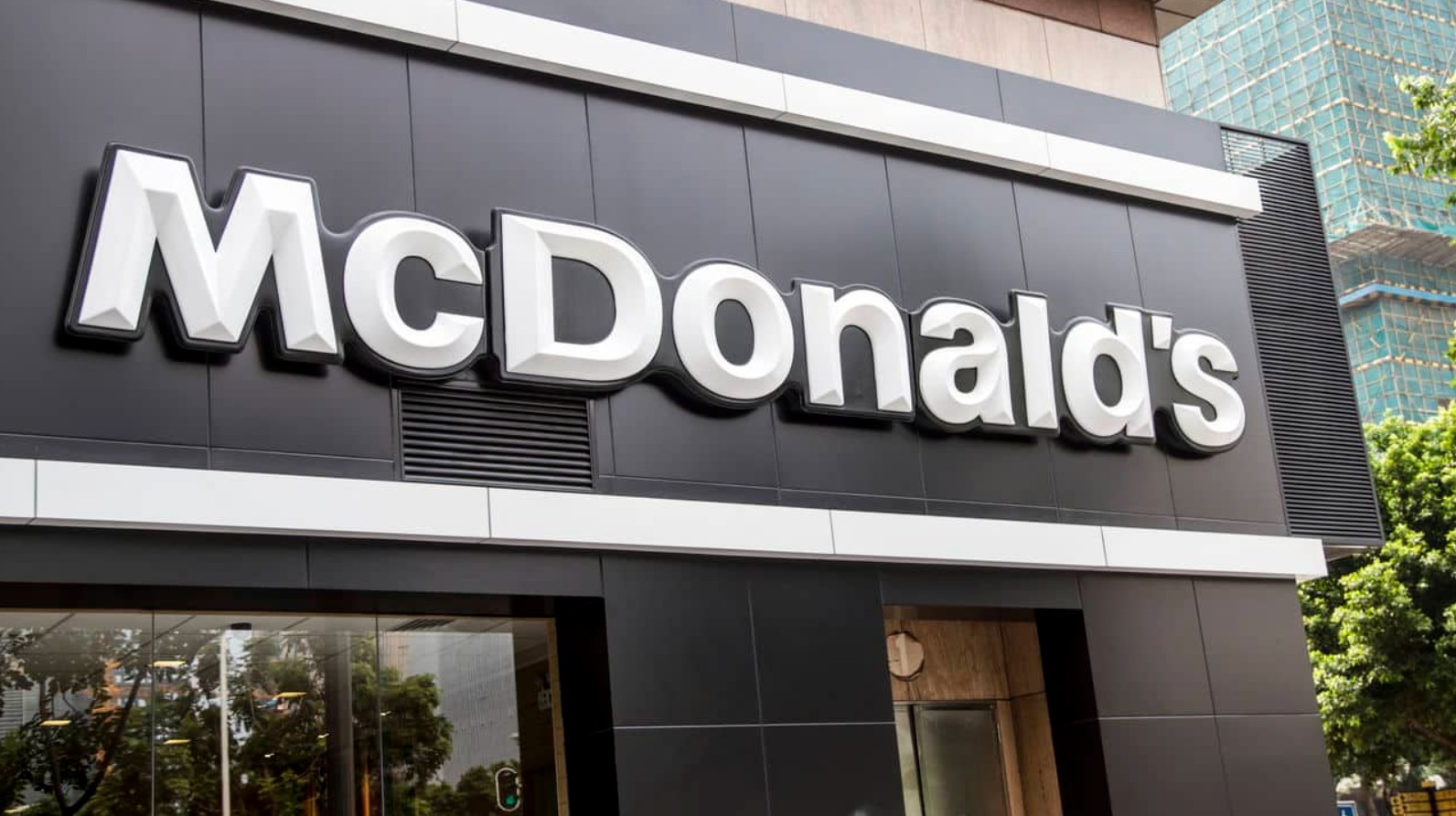 McDonald’s enfrenta crise e queda no consumo acende alerta na rede