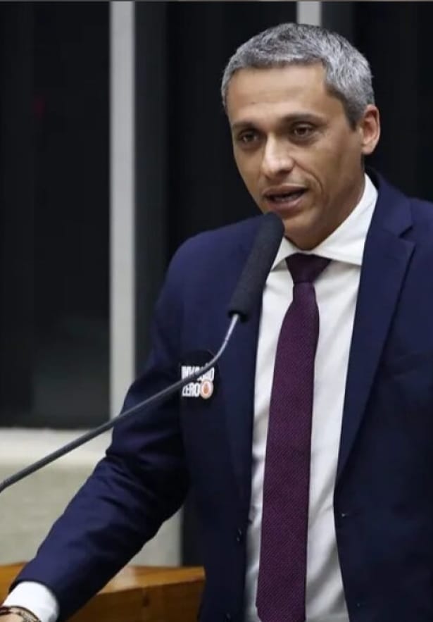 Em vídeo, Gayer disse ter acordado com agentes da PF em sua casa e negou envolvimento em esquemas; ASSISTA