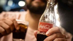 Saiba o que acontece com o corpo quando se bebe Coca-Cola todos os dias