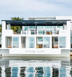 Esta casa flutuante de luxo promete vida no mar sem enjoos; conheça