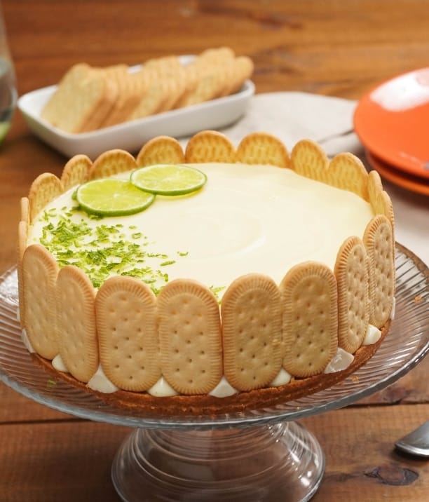 Torta de limão. Aprenda de maneira fácil fazer essa deliciosa sobremesa. Refrescante e irresistível