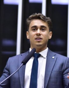 Nikolas Ferreira sai em defesa de Bolsonaro e ironiza suposto golpe de Estado; VÍDEO
