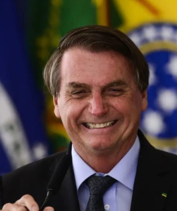 Bolsonaro ironiza declaração de Tebet sobre a cotação do dólar