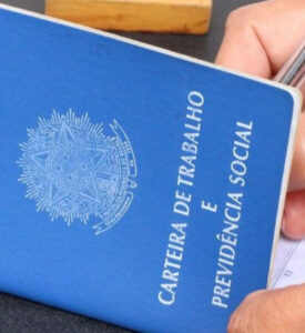 Proposta de fim da escala 6×1 atingiu o número necessário de assinaturas para ser protocolada na Câmara; confira os deputados que assinaram o projeto