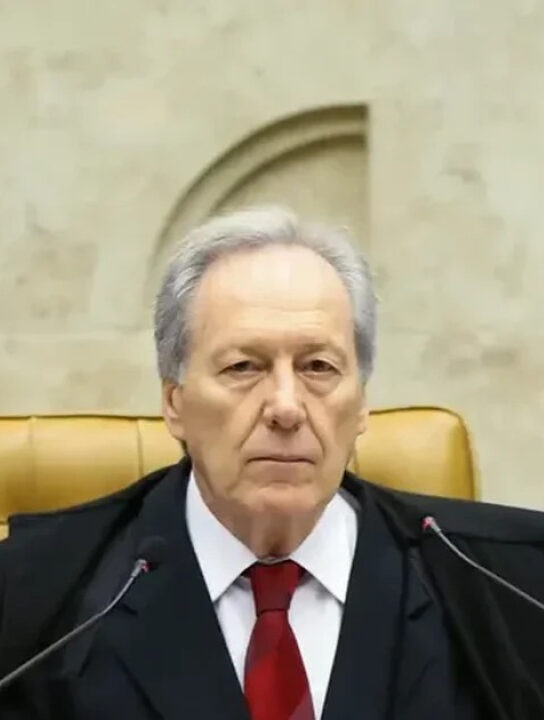 Para fortalecer a ditadura: “É hora de alterar a Constituição para reforçar competência da União na segurança”, diz Lewandowski