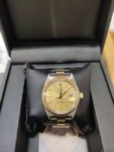 Leilão da Receita tem iPhone por R$ 800, Rolex e mais; veja como participar