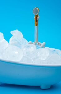 Banheira de gelo: o que é crioterapia e quais os benefícios?