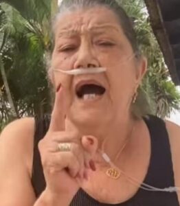 Sucesso nas redes sociais “Vovó Oxigenada” participa de reunião do ambulatório de tabagismo da Santa Casa de Marília que já tem 60% de êxito