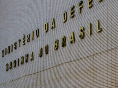 Marinha possui oficiais que recebem salários em dólar; com valores surpreendentes