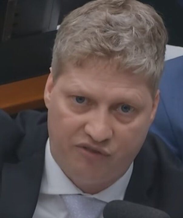 Van Hattem provoca o diretor-geral da PF: ‘Que me prenda’
