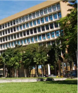 Caos na UFRJ: falta de banheiros, cortes de água e luz e insegurança afetam a universidade