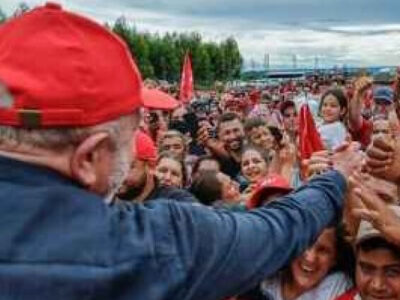 MST coloca pressão no governo Lula para assentar 100 mil famílias