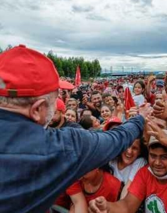 MST coloca pressão no governo Lula para assentar 100 mil famílias