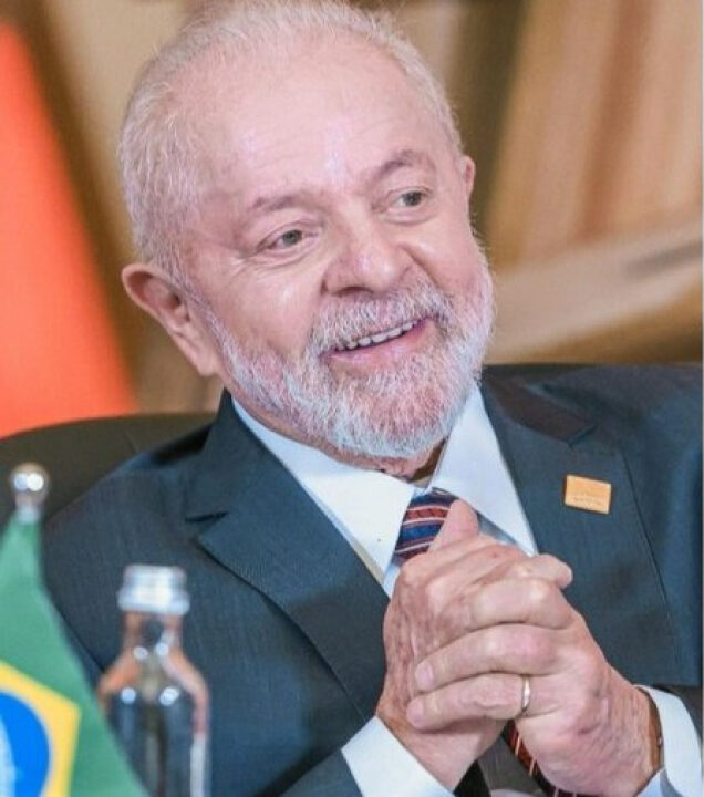 Lula e Putin conversam por telefone, e presidente brasileiro anuncia viagem à Rússia