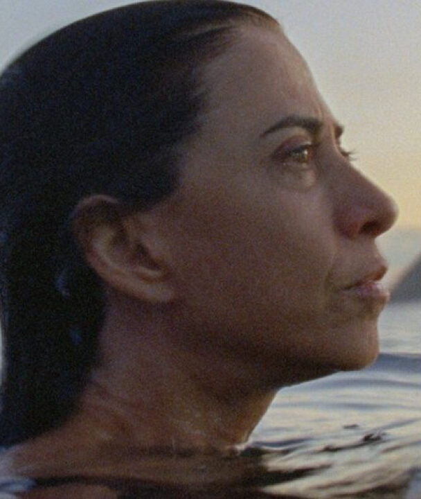 Jornal francês Le Monde esculhamba filme de Fernanda Torres ganhador do Globo de Ouro: ‘monocórdico’