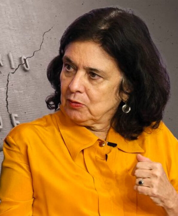 Ministra da Saúde utiliza carro oficial durante o período de férias