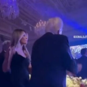 Inseparáveis: Donald Trump e Elon Musk passam réveillon juntos, VEJA VÍDEO