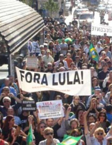 Governo Lula está preocupado que a implementação do monitoramento do Pix leve a manifestações populares e a protestos em todo o país