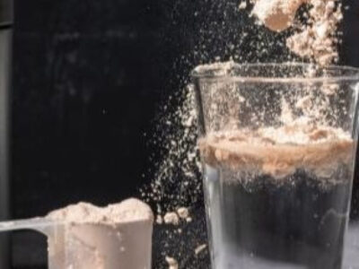 Whey protein não é bagunça: veja o que acontece quando você consome a proteína exagerdamente