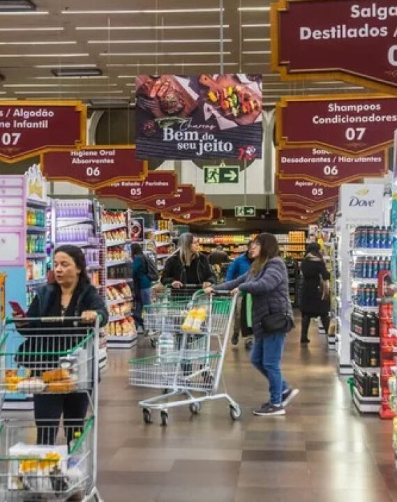 Datafolha: 61% dos brasileiros acreditam que a economia está no caminho errado