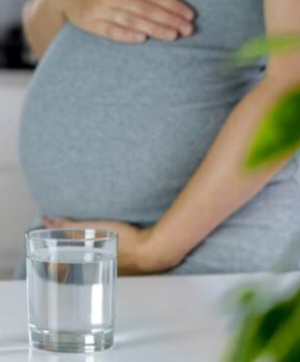 Estudo aponta que medicamentos comuns usados por gestantes estão relacionados ao aumento do risco de autismo