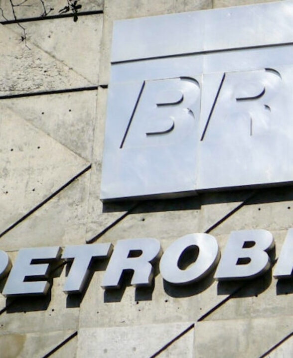 Lula é comunicado pela Petrobras sobre alta no diesel; preço pode atingir R$ 8 por litro