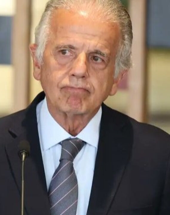 URGENTE: Ministro da Defesa pede pra sair