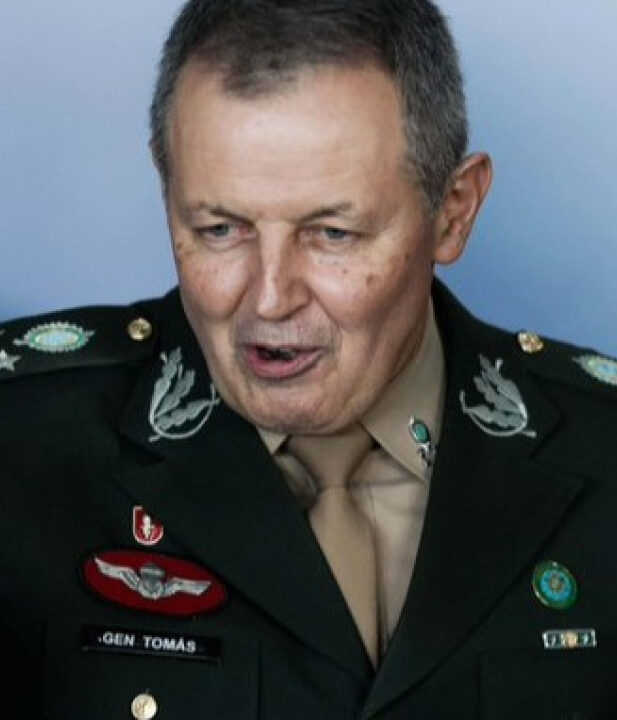 Comandante do Exército deve pedir a Alexandre de Moraes para visitar Braga Netto