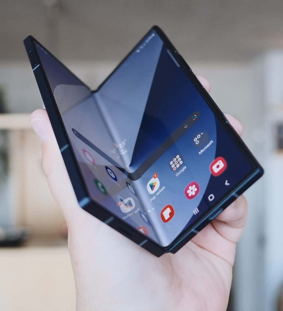 Celular com 3 dobras: a nova aposta da Samsung para 2025