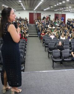 Unimar recebe novos acadêmicos com programação especial e apresenta diversas oportunidades além da graduação. Empregos, tecnologia e muito mais. Confira