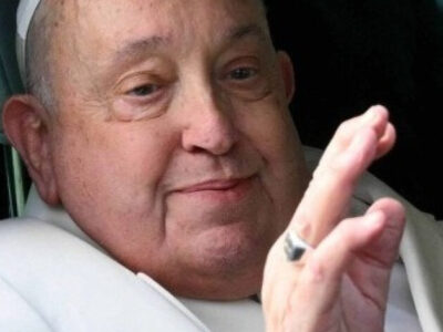 Extra Diário: Vaticano informa que estado de saúde do Papa Francisco é complexo; VEJA VÍDEO