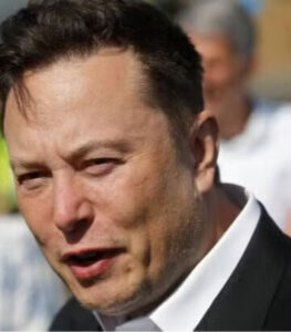 Musk retoma foco em Moraes