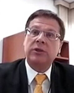 Juiz que decretou a prisão de Cid é o mesmo que atuou com Moraes fora do rito contra bolsonaristas