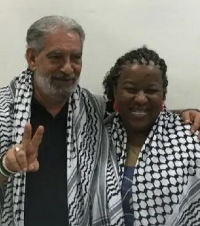 Ministra de Lula posa para fotos ao lado de militante pró-Hamas