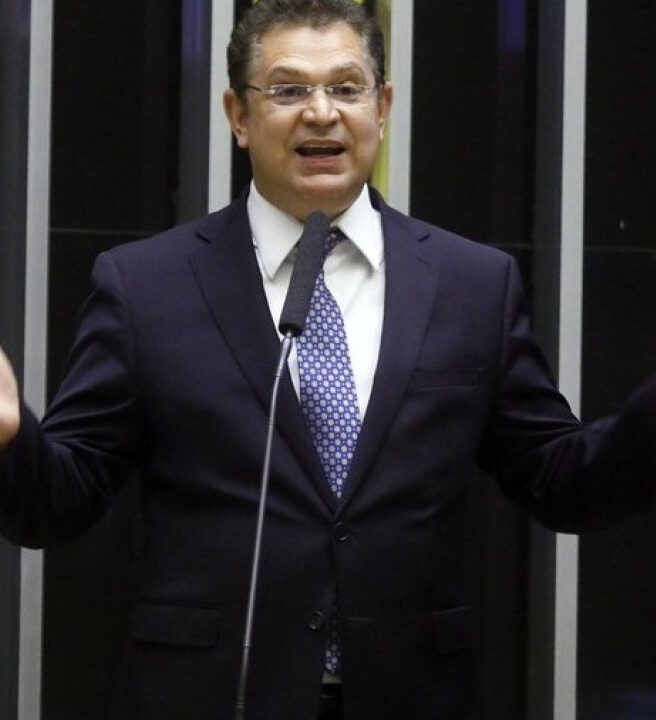 URGENTE: Líder do PL acredita que pode ter votos para aprovar anistia antes do Carnaval