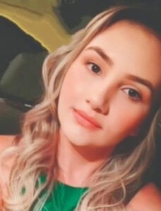 Moraes decide manter a prisão da cabeleireira que manchou a estátua com batom no 8/1