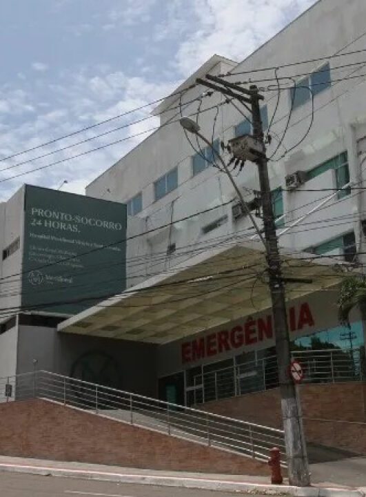 Professor agredido por pai de aluno em escola na Serra é internado na UTI