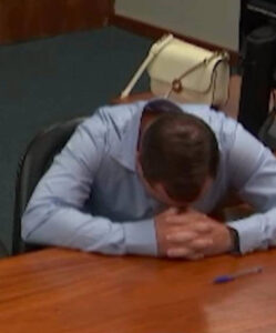 Vídeo mostra reação de Cid momentos antes de desmaiar ao ouvir voz de prisão; VEJA VÍDEO