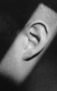 Dá para aprender a ter ouvido absoluto? Novo estudo afirma que sim