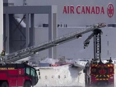 VÍDEO IMPRESSIONANTE: Veja o momento exato da queda do avião da Delta no Canadá da visão de outro piloto que esperava para decolar