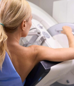 1 em cada 20 mulheres terá câncer de mama no mundo, diz OMS