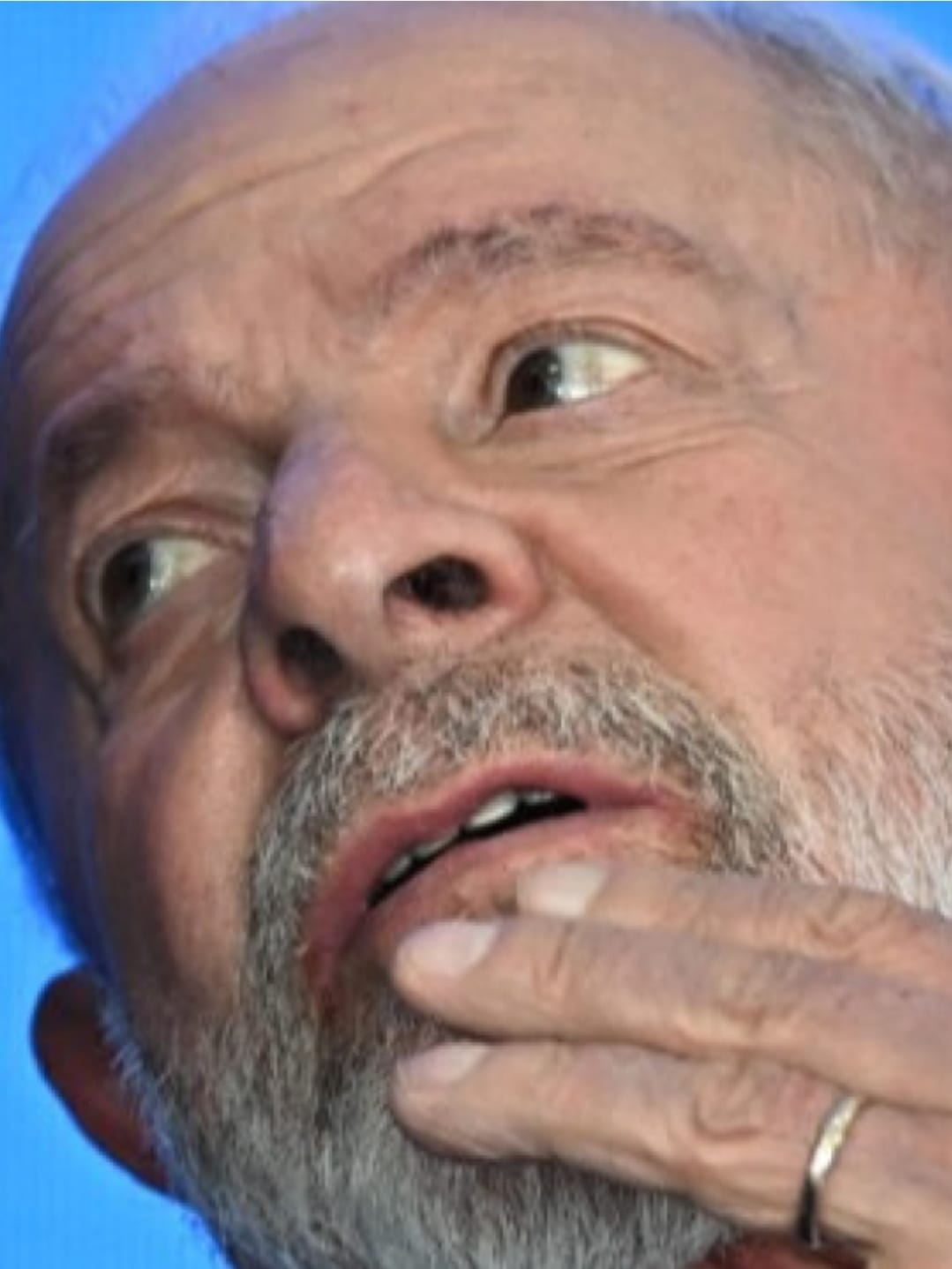 O GOVERNO LULA SE RESUME A UM GRANDE CONTO DO VIGÁRIO. NÃO ENTREGOU NADA EM 2 ANOS E SÓ AFUNDA