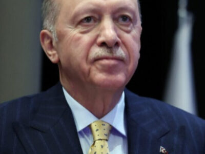 Rival de Erdogan, prefeito de Istambul é removido do cargo