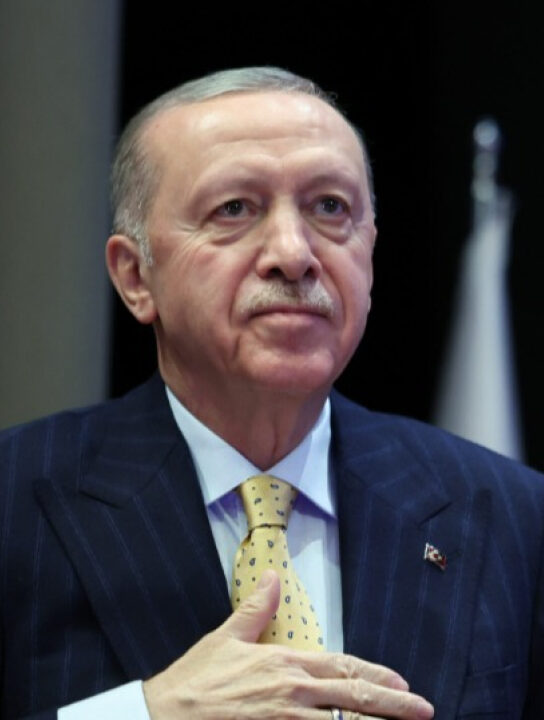 Rival de Erdogan, prefeito de Istambul é removido do cargo