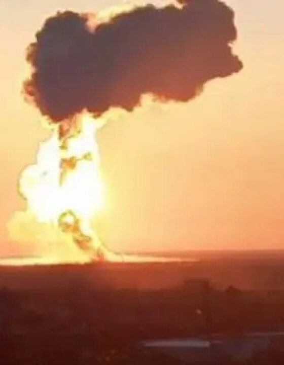 Ucrânia lança drones contra Rússia e bombardeia instalações militares
