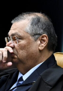 Psol pede que Dino impeça Congresso de ‘avançar’ contra STF